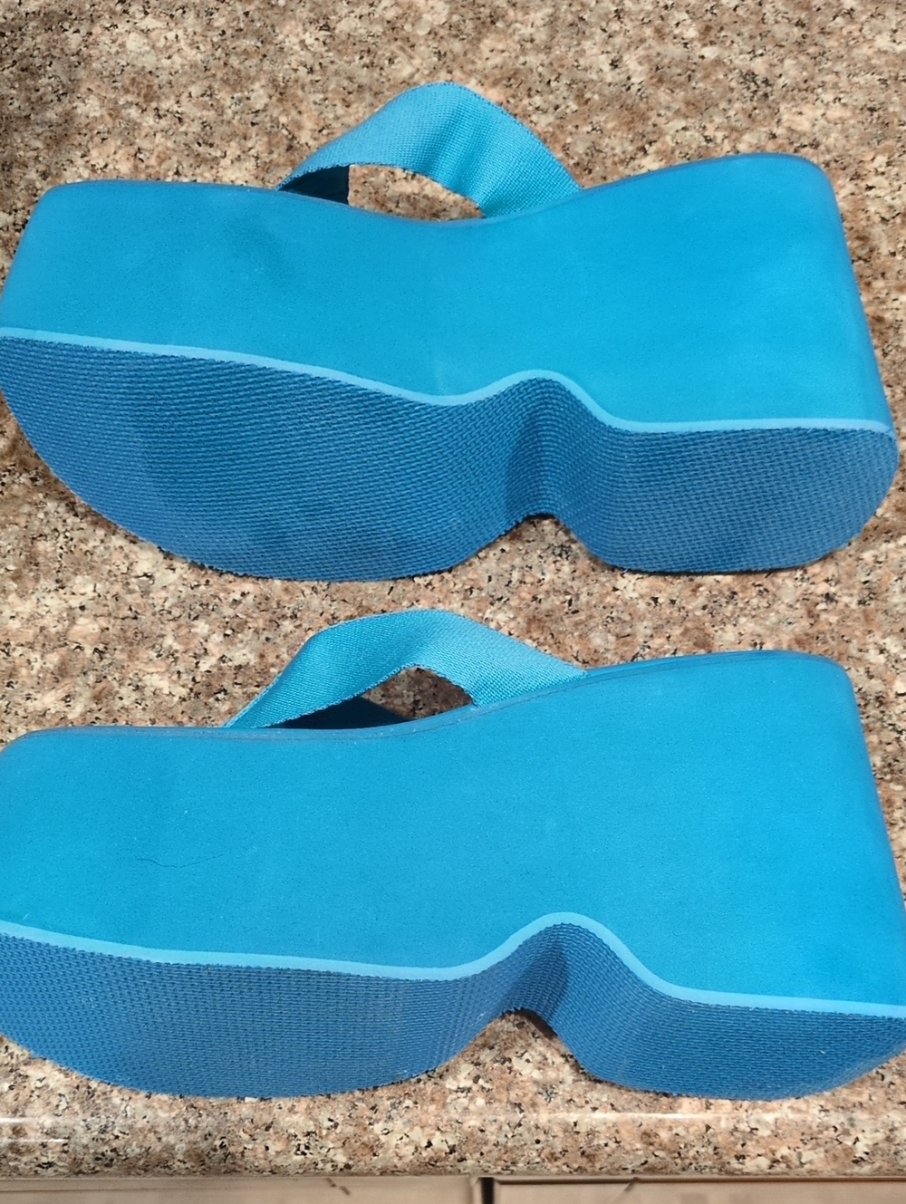 Steve Madden Bright Blue Platform Flip Flops - Picture 3 of 3